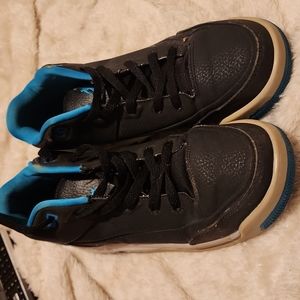 Jordan b flights size 6.5 youth